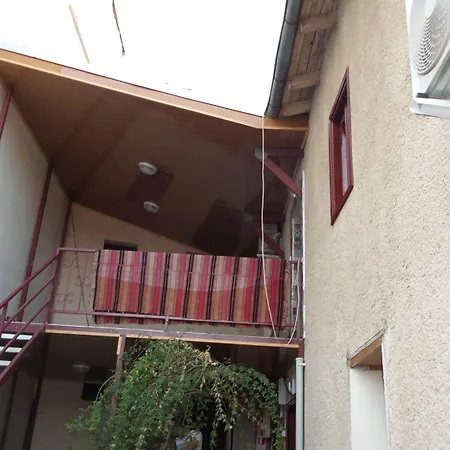 Ali Baba's House Bed and Breakfast Σελτσούκ